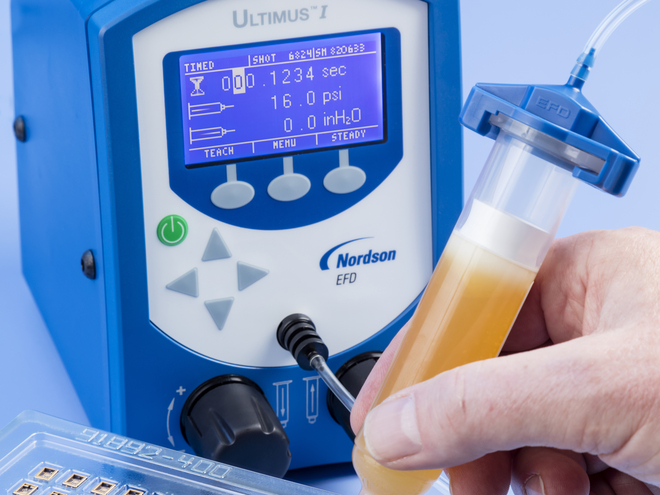 Nordson-EFD-Ultimus-I-Dispensing-Flux-on-Electronic-Components